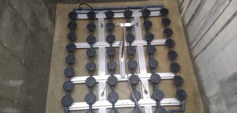 Installation de rampe extractible avec rampe et support en acier inoxydable